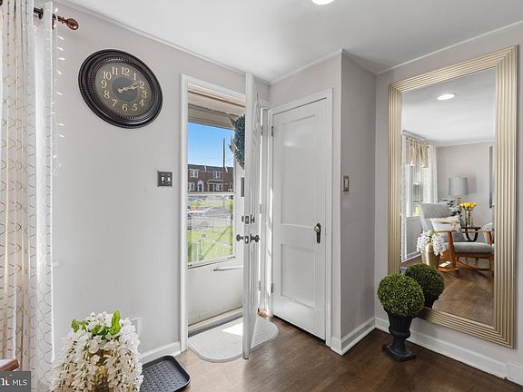 3rd image of 3433 Decatur St