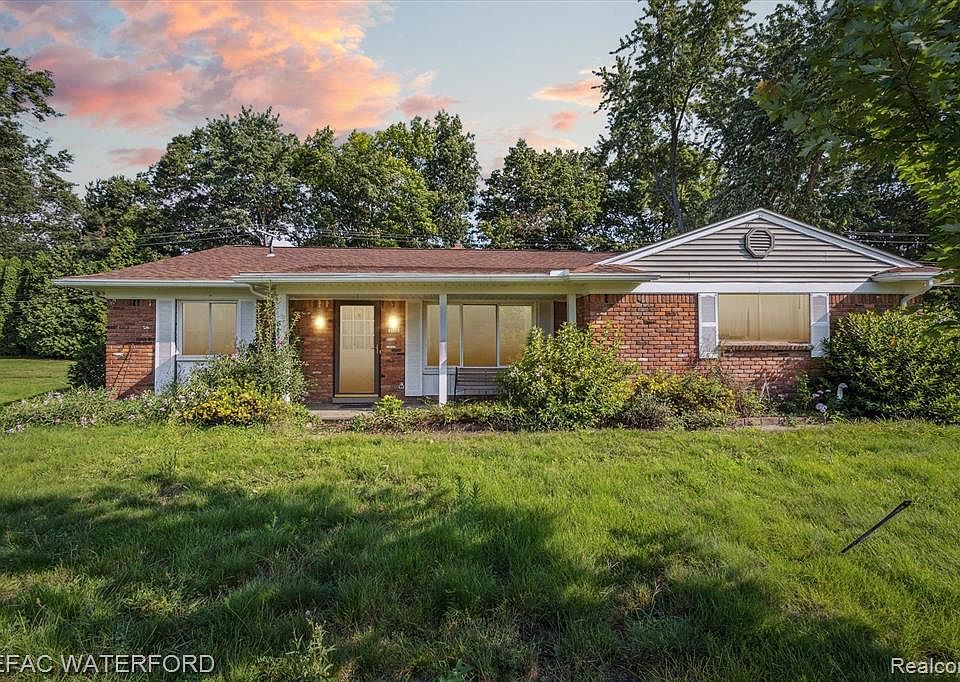 2550 Costa Mesa Rd, Waterford, MI 48329 Zillow