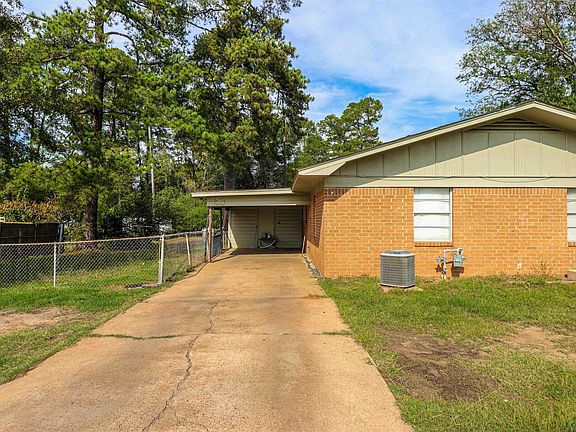 3rd image of 1109 S 15th St #15