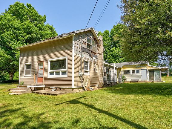 3rd image of 5400 Sister Lake Rd
