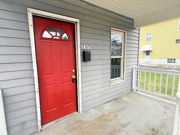 3rd image of 757 Arlington Ave
