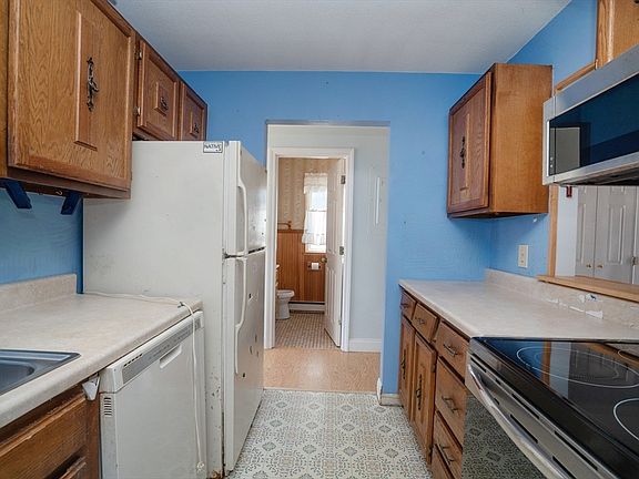 3rd image of 46 Glen Devin St Unit 46