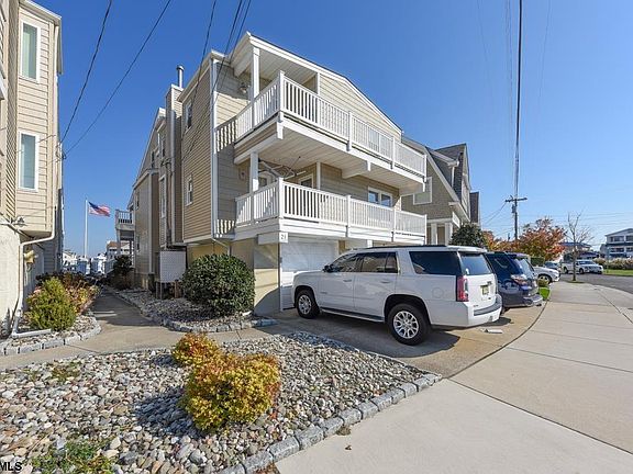2nd image of 21 W 18th St APT 1