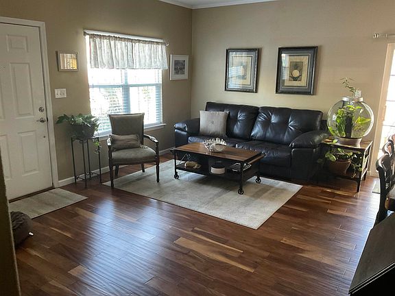 2nd image of 804 Brenda Pl.