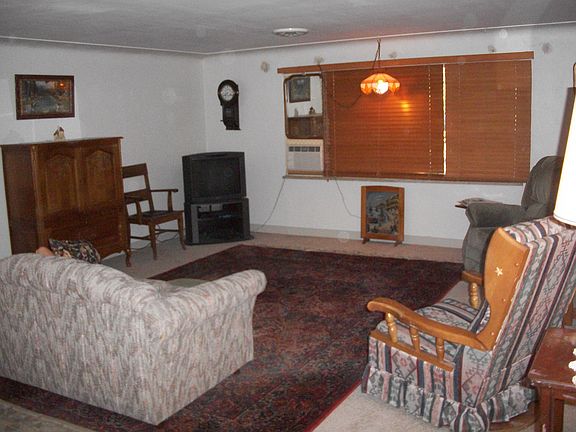 Spacious living room