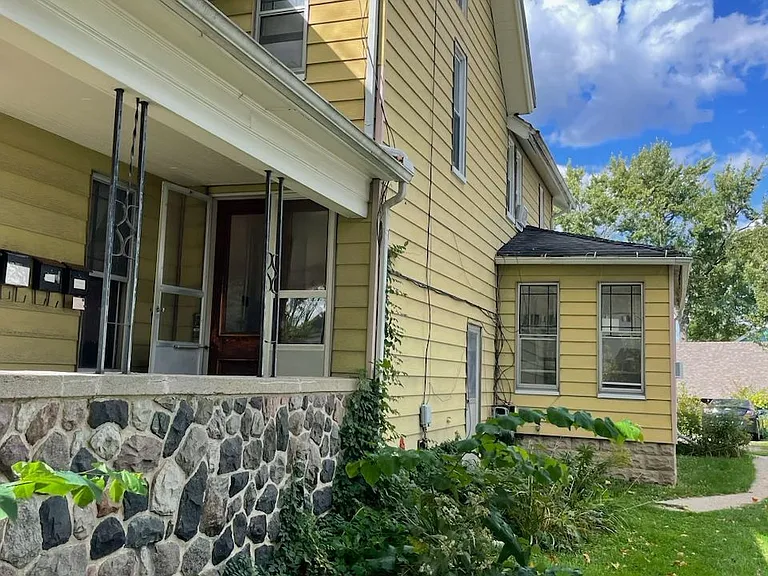 714 W Liberty St #2 — Photo 2