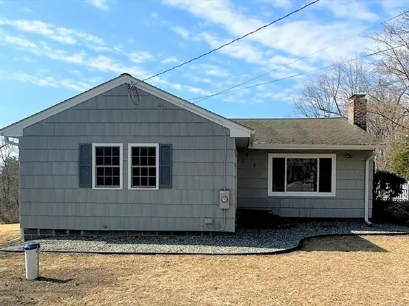 5 Marion Cir, Ludlow, MA 01056