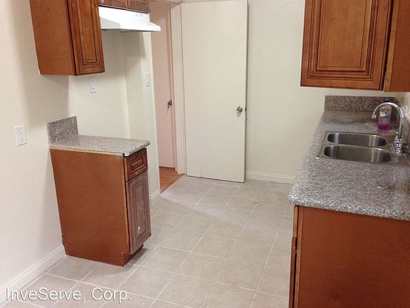 4th image of 1105 N Altadena Dr #2905849