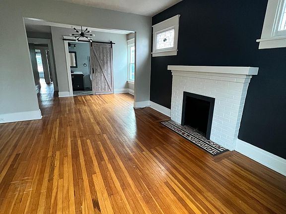 3rd image of 74 Sterling Ave