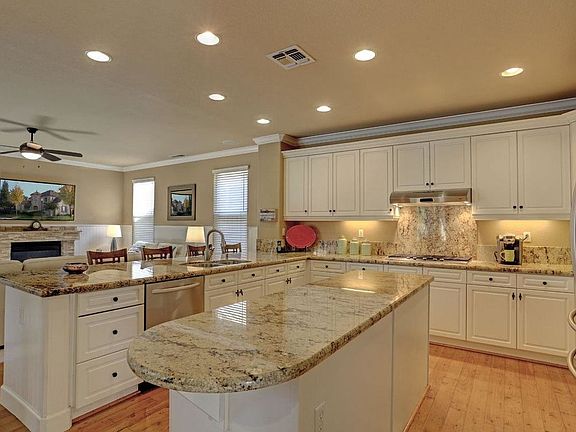 4th image of 171 Lanfranco Cir