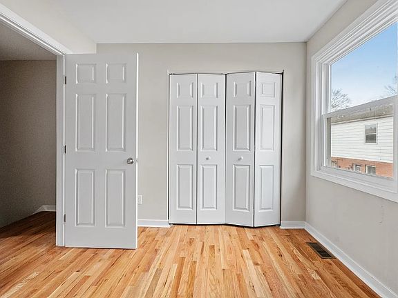 4th image of 101 Poe St Unit 2