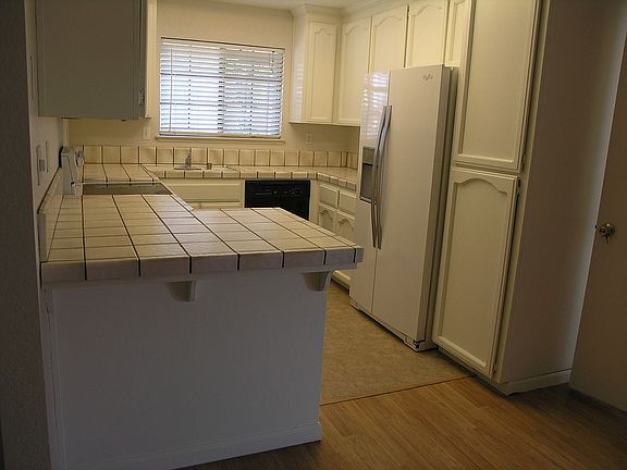 2nd image of 826 Cordwell Cir