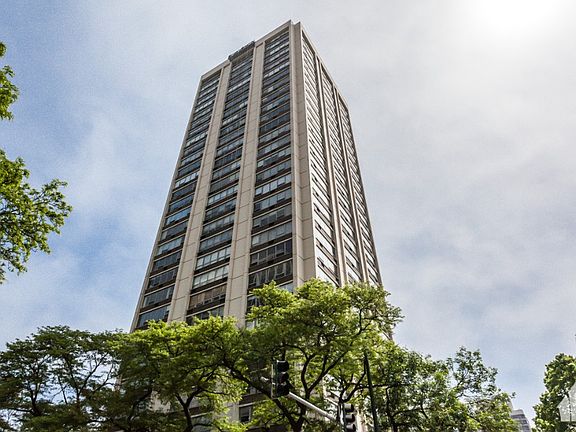 3rd image of 70 W Burton Pl APT 3108B
