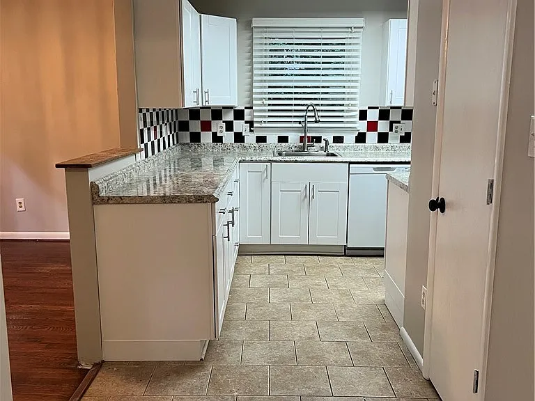 1838 Ferncreek Pl — Photo 11