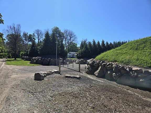 3rd image of 3371 Noble Rd