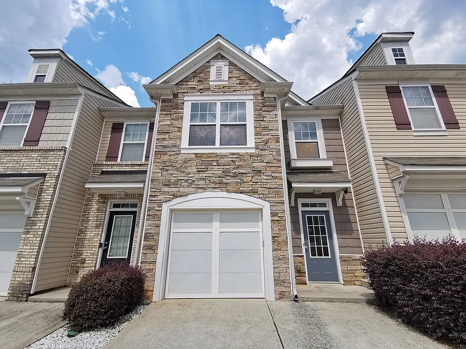 2073 Executive Dr
