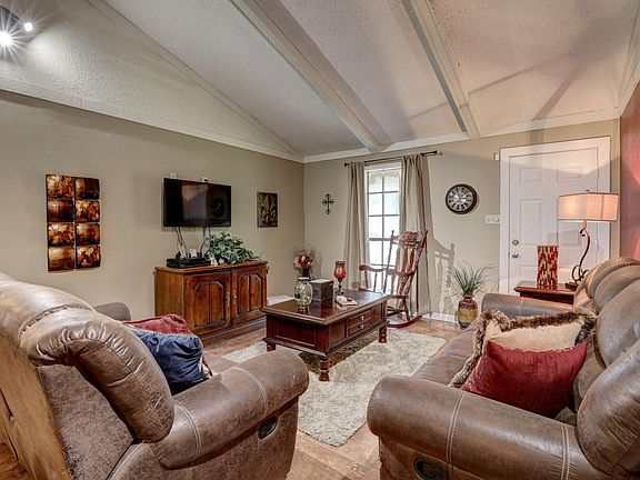 4th image of 109 Bickerton Dr