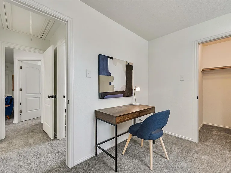 4205 Vista Creek Dr — Photo 36