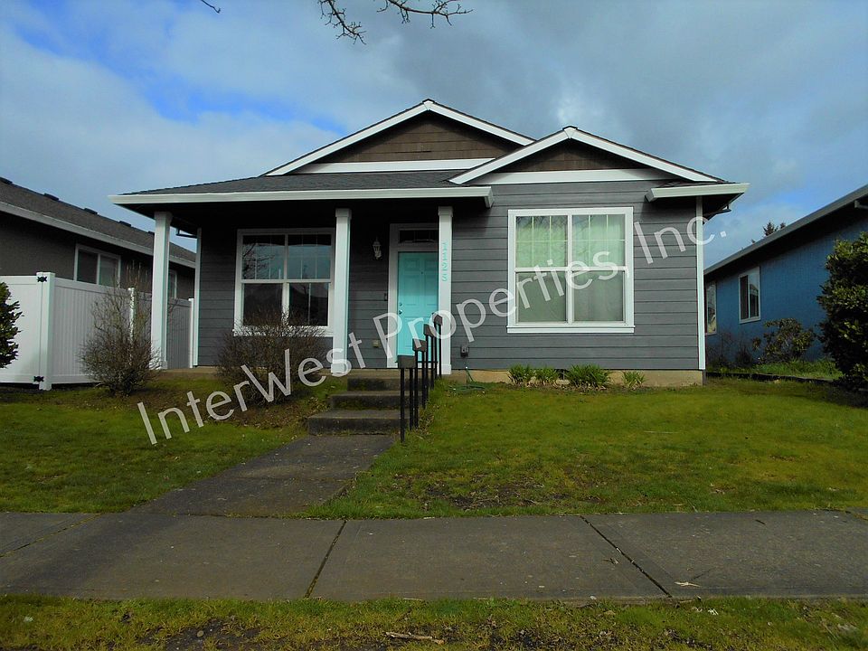 1st image of 1125 3rd St NW