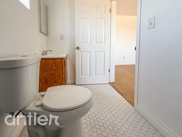 7689 S Main St #M1 — Photo 7