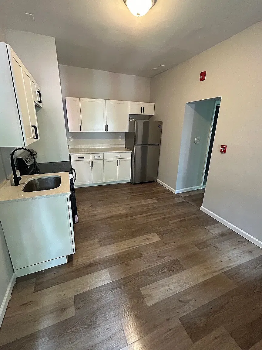 1 bed, $1,095 — Photo 2