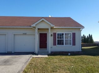 1422 Dahlgren Ln, Minooka, IL 60447