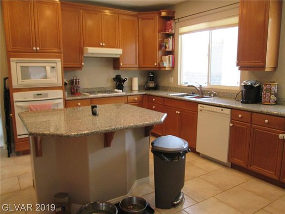5th image of 7801 Red Leaf Dr
