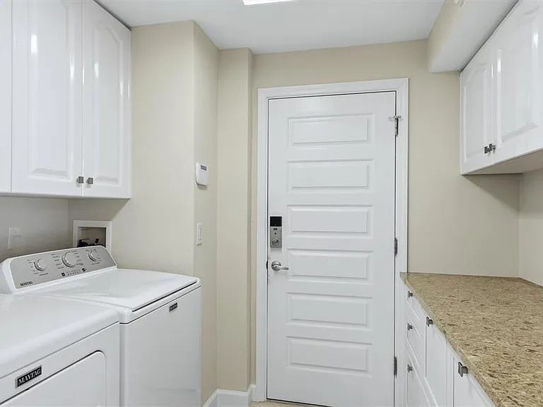 200 Cocoanut Ave #5 — Photo 30