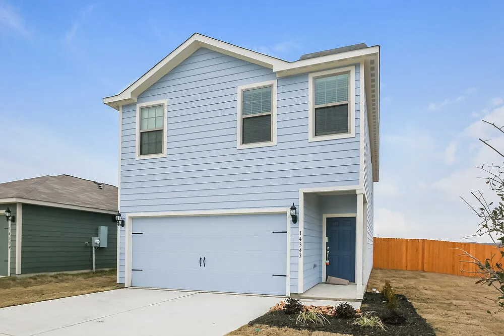 3 bed, 2.5 bath, 1727 sqft, $2,330 — Photo 1