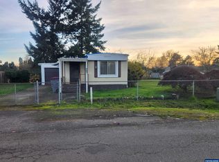 403 Rosedell Ave, Amity, OR 97101