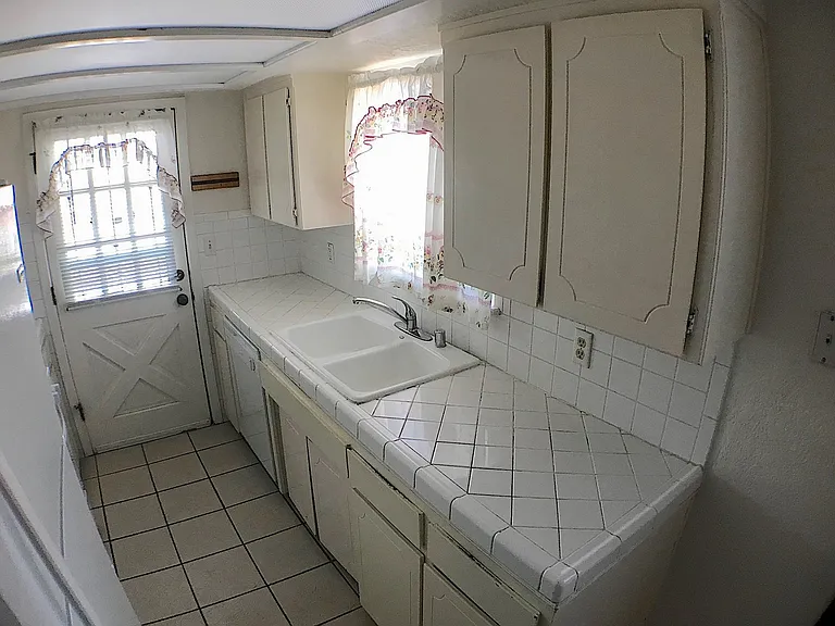 2418 Pittsburg Ave — Photo 12