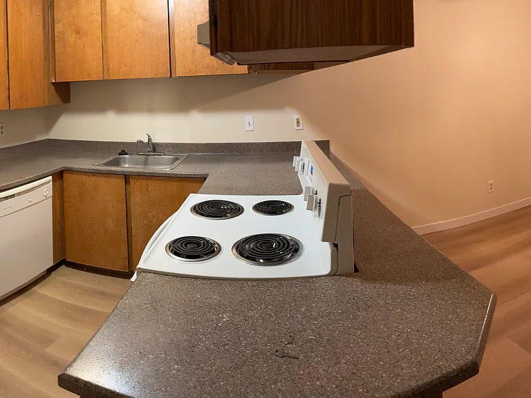 7192 SW Scholls Ferry Rd #3 — Photo 3