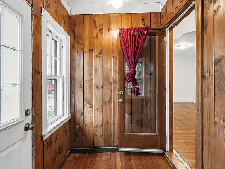457 N Franklin St — Photo 30