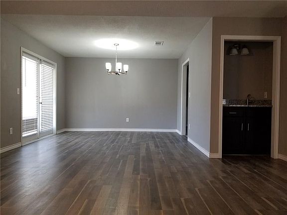 3rd image of 1223 Sequoia Dr