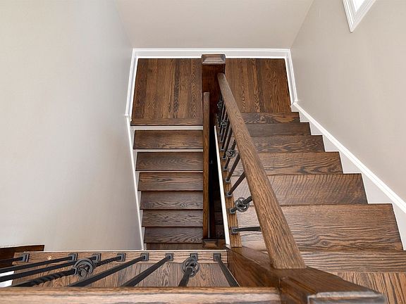 3rd image of 5726 N Hermitage Ave APT 2E