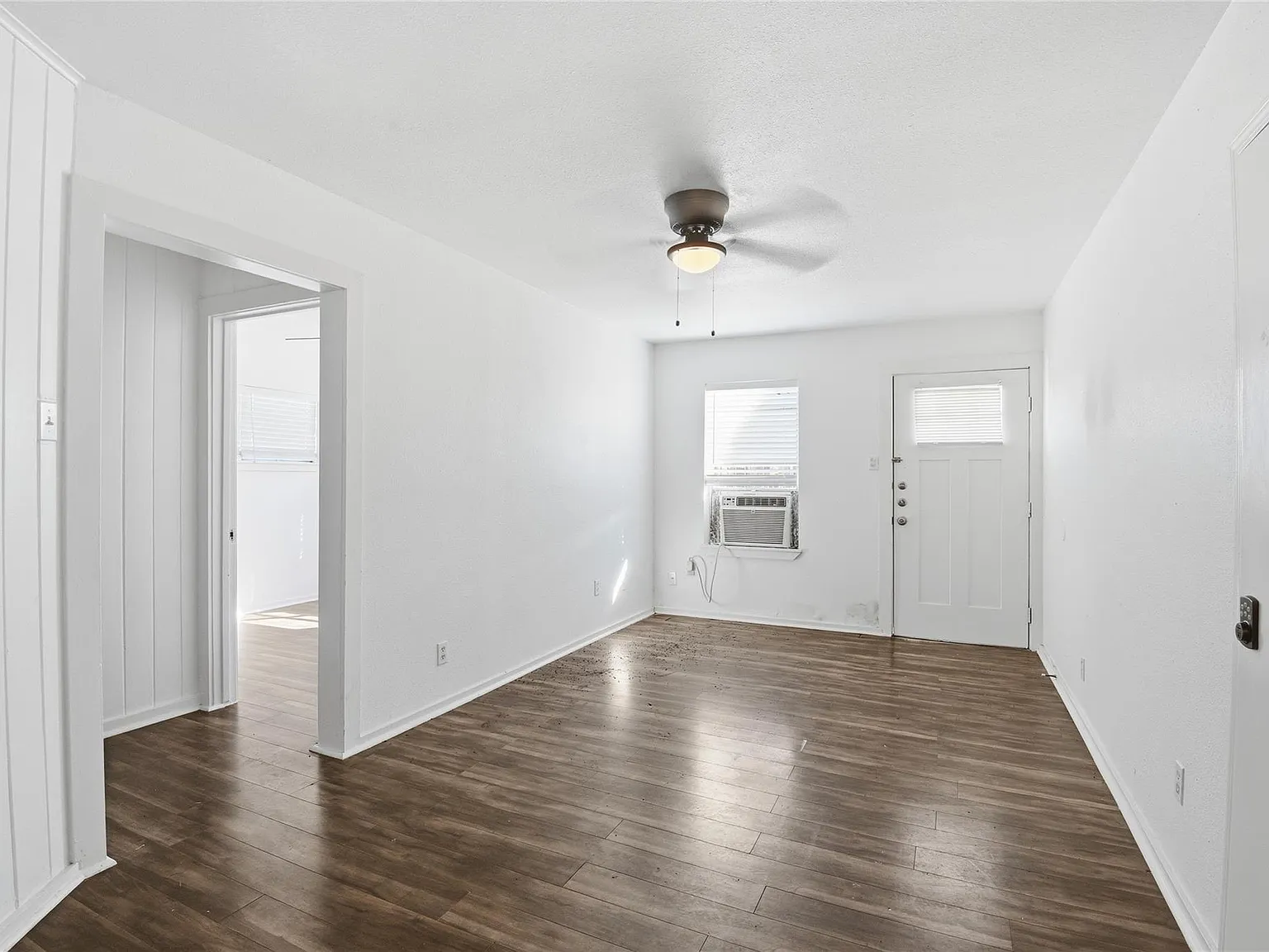 2 bed, 1.0 bath, 1222 sqft, $850 — Photo 3