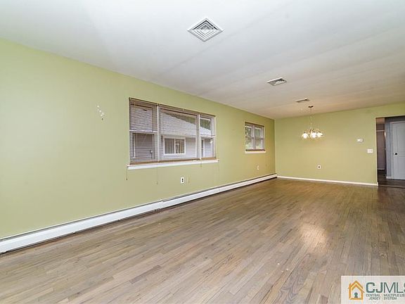 3rd image of 79 Mount Matterhorn Ln