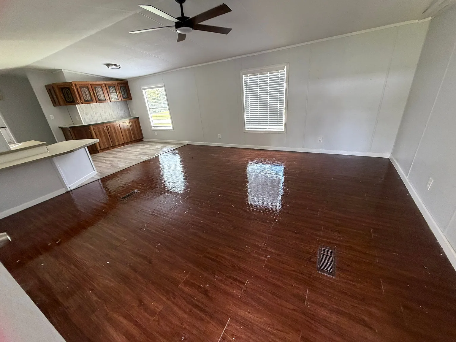 3 bed, $880 — Photo 2