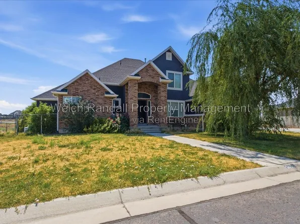 2106 E Sunnyvale Dr, Eagle Mountain, UT 84005