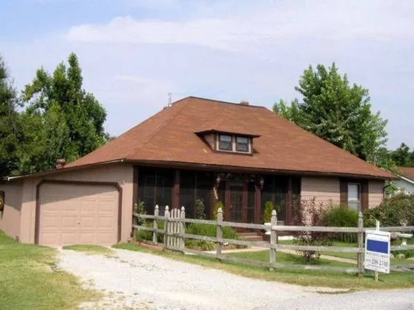 1208 S 9th St, Paragould, AR 72450