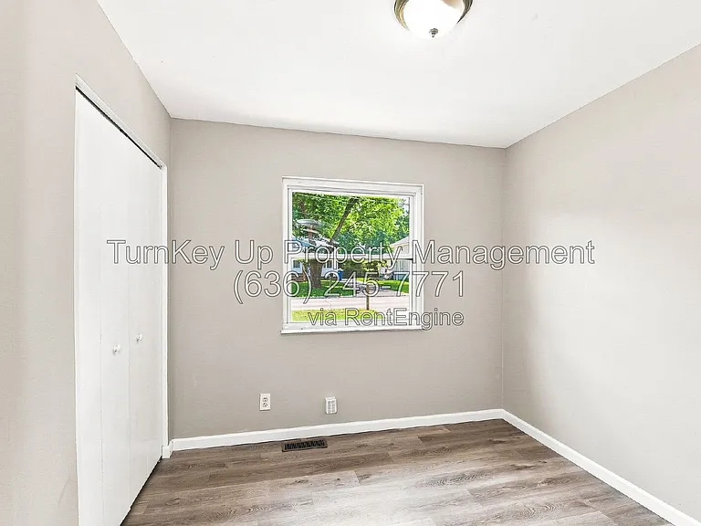 257 Connolly Dr — Photo 8