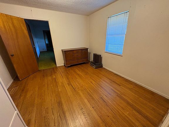 4th image of 2905 Old Electra Rd