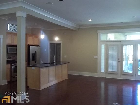 4th image of 4112 Hunt St SW