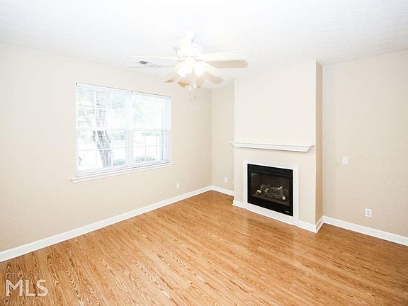 4th image of 941 W Oaks Dr