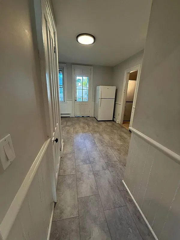 2 bed, 1.0 bath, 1100 sqft, $1,600 — Photo 4