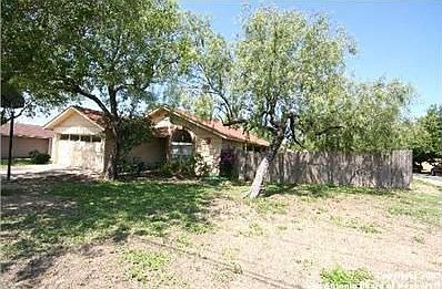 2nd image of 403 Saddlebrook Dr