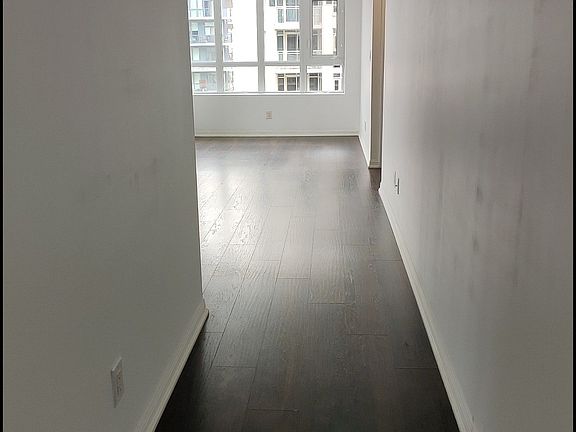 5th image of 35 Bastion St #1919