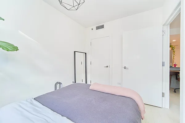 Rented by Brown Harris Stevens | media 20