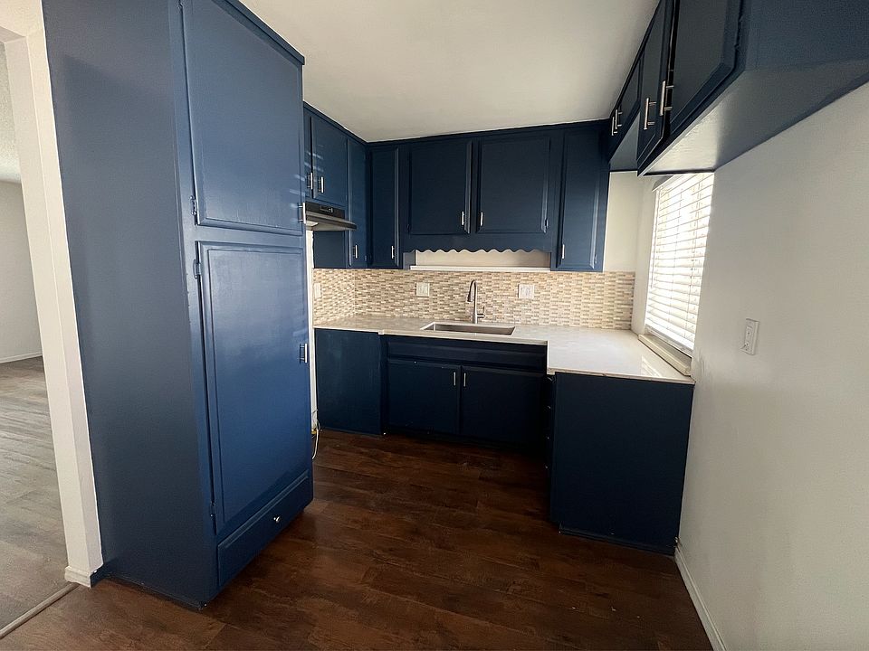 Kitchen/dinning room / back entry