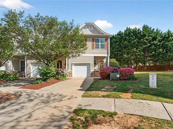 4638 Beacon Ridge Ln, Flowery Branch, GA 30542